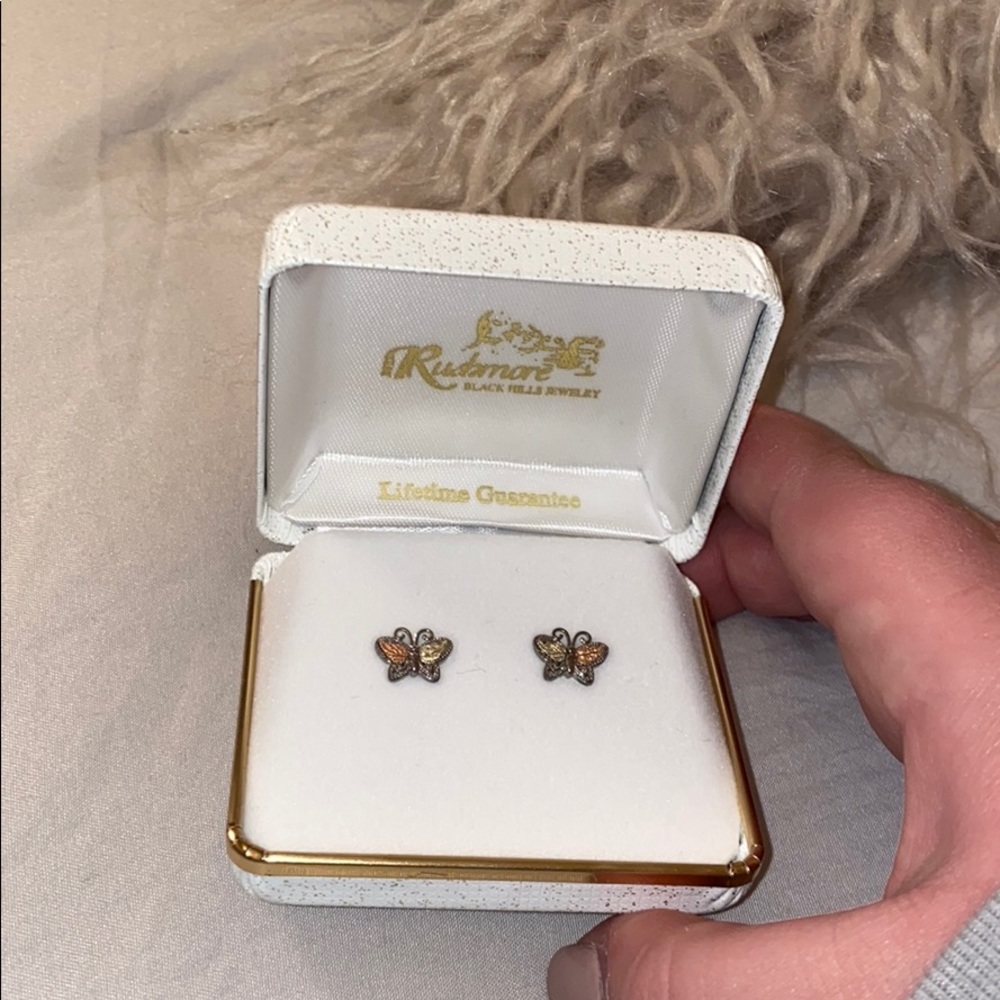 Black Hill gold earrings